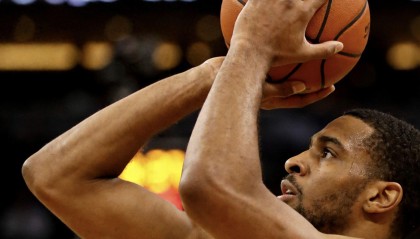 九游官方网站-残阵狂胜23分！山西84-61双杀四川 法耶准四双统治全场