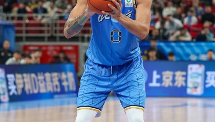 九游游戏-媒体人：麦基缺乏稳定的一对一单打能力 面对王哲林都以吃瘪告终