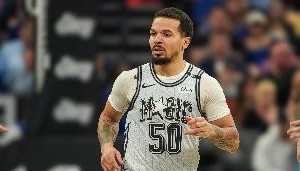 九游APP-科尔-安东尼在买断中放弃200万！灰熊对他用了“分期付款”