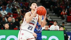 极限逆转！比赛还剩2分钟同曦落后8分 随后3记三分轰11-0逃出生天