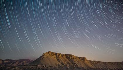 九游游戏-河北五超·微视频丨“河北五超”秦皇岛队对阵沧州队比赛前，两队互送当地特色礼品